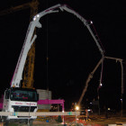 Nachtbaustelle mit den Betonpumpen M42 und M44