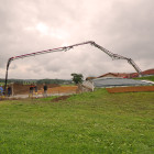 Betonpumpe M52 befüllt Fahrsilo blind